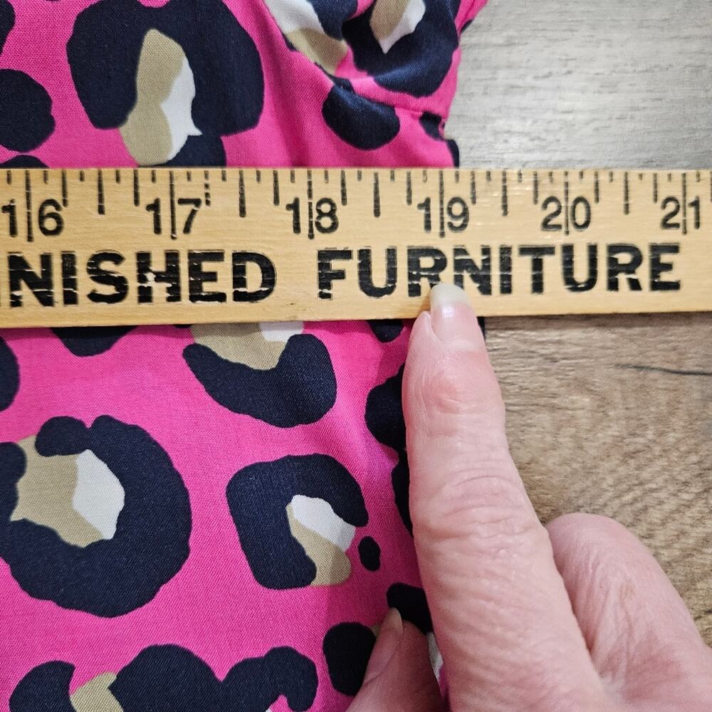 Crown & Ivy Top Small Pink Blue Leopard Print 3/4 Raglan Sleeve V Neck Smocked - Picture 11 of 14